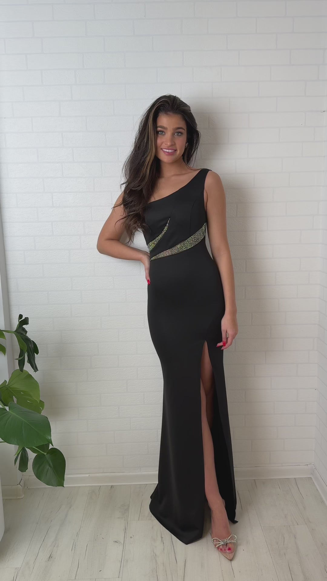 Abigail - Sukienka elegancka długa na jedno ramię czarna