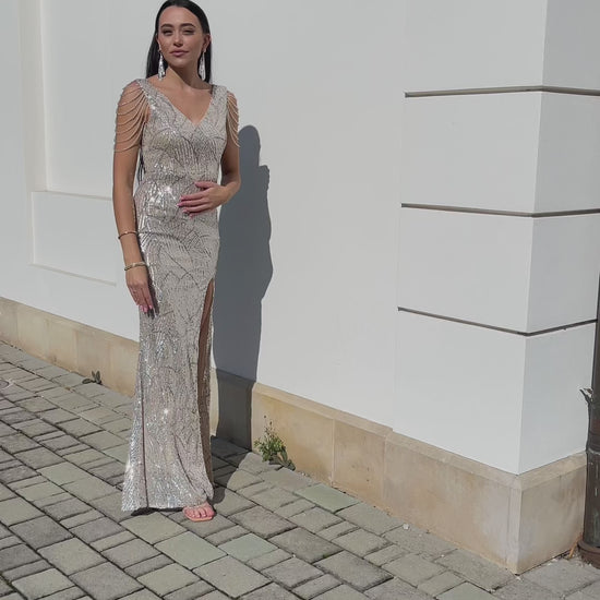 Sukienka cekinowa maxi zdobiona srebrna Cameleon bis