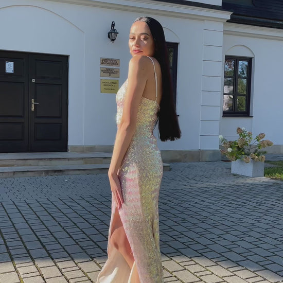 Sukienka maxi cekinowa z rozcięciem szampańska Brenda