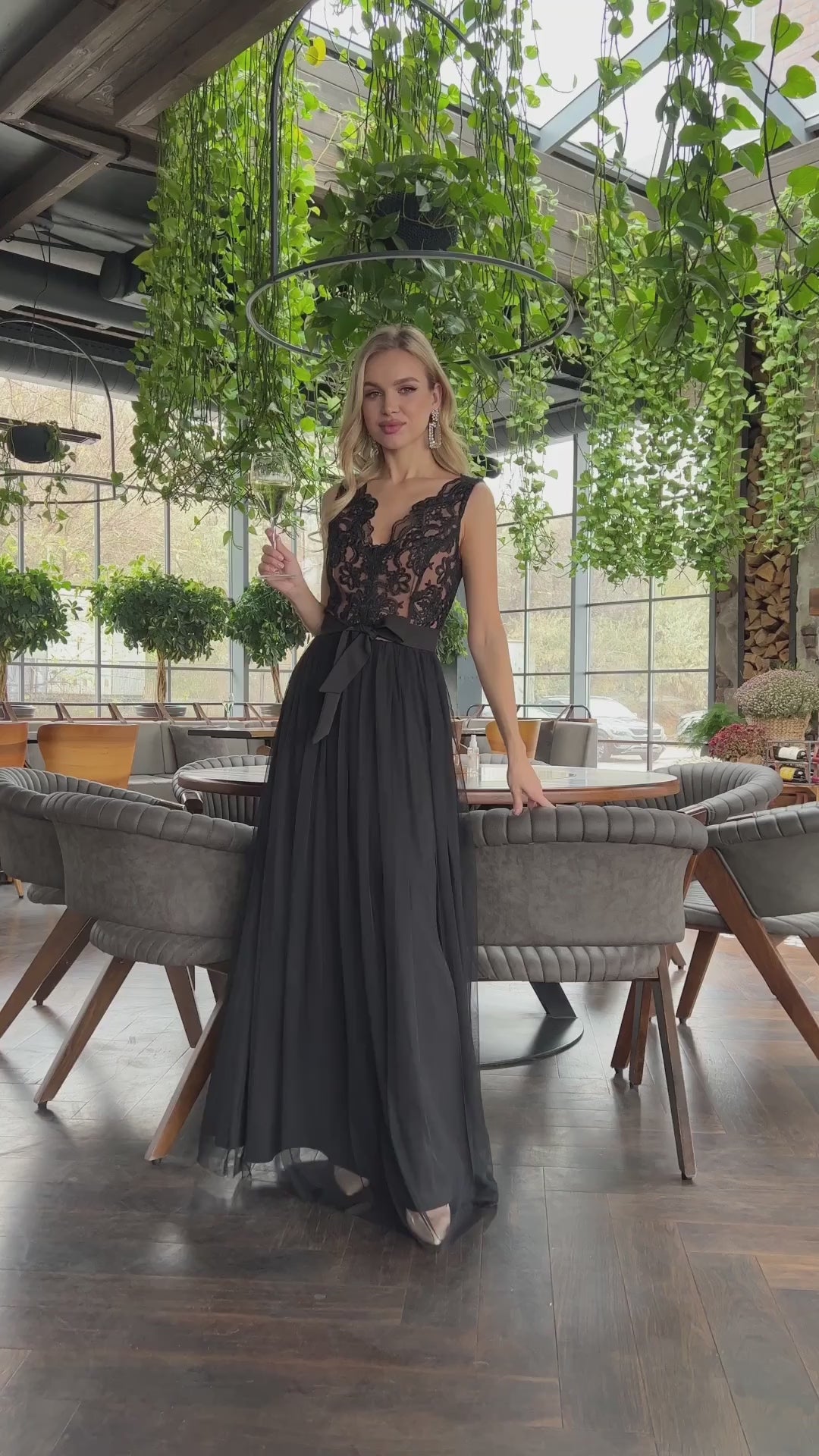 Sukienka maxi tiulowa elegancka z koronką czarna Mary